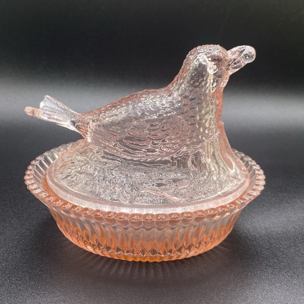 BOYD GLASS ROBIN ON NEST with BERRY LIGHT ROSE - Picture 5 of 13